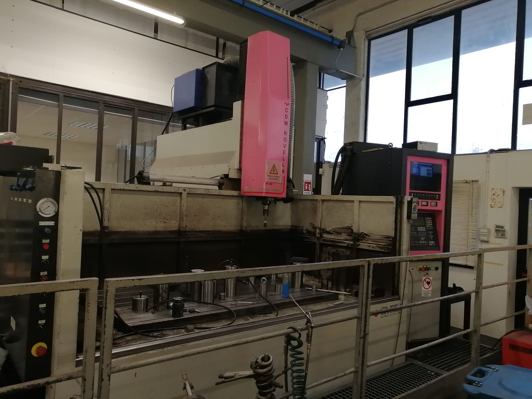 Macchina utensile per lavorazioni stampi